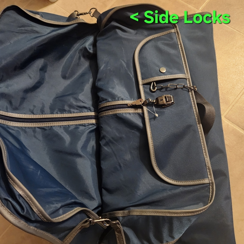 Vintage American Tourister Garment Bag Navy Key Locks Handle Strap Luggage 80s